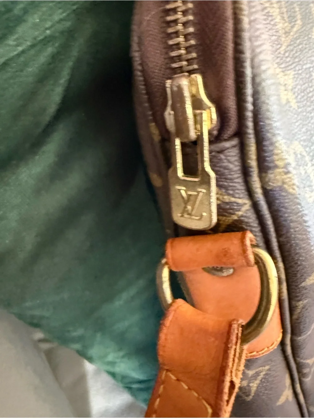 Louis Vuitton Rare Vintage Sac Balade w/Dustbag, lock & Key with COA